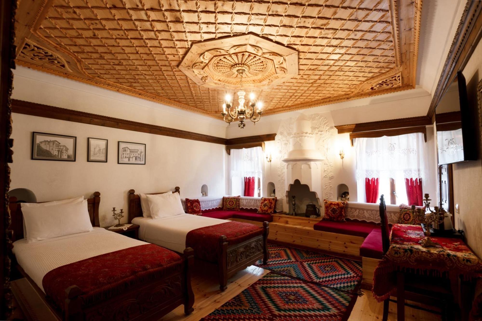 Boutique Hotel Musée Gjirokastër Extérieur photo