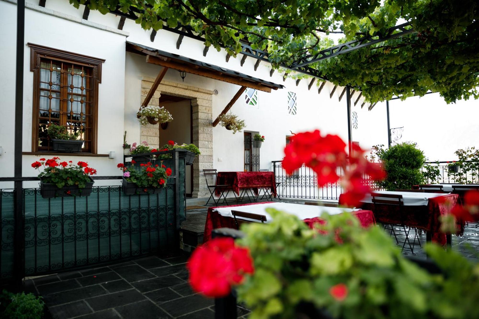 Boutique Hotel Musée Gjirokastër Extérieur photo